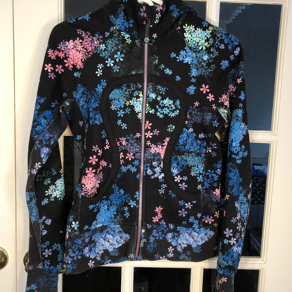 lululemon athletica Tops - Lululemon Printed Scuba Hoodie